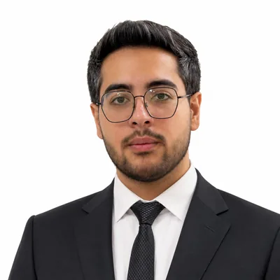 پرهام آقاییان — مدیر بازاریابی و طراح گرافیک